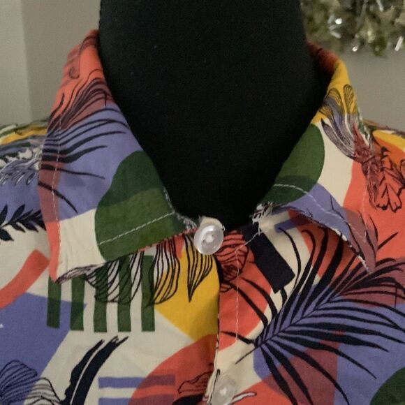 Worn Once! Massive M button down short sleeve shirt - Picture 2 of 7